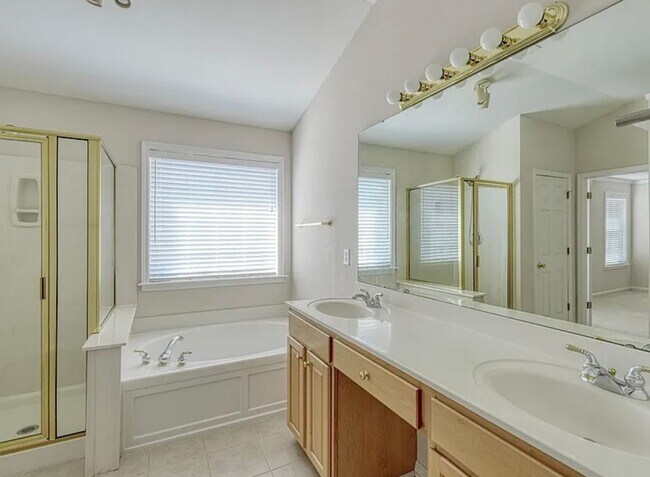 Building Photo - Beautiful Home for Rent!