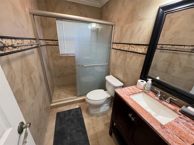 Building Photo - 9302 Pl