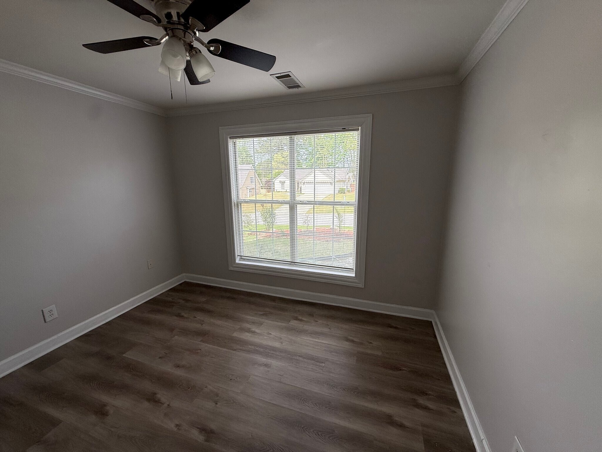 Building Photo - 5600 Sugar Crossing Dr