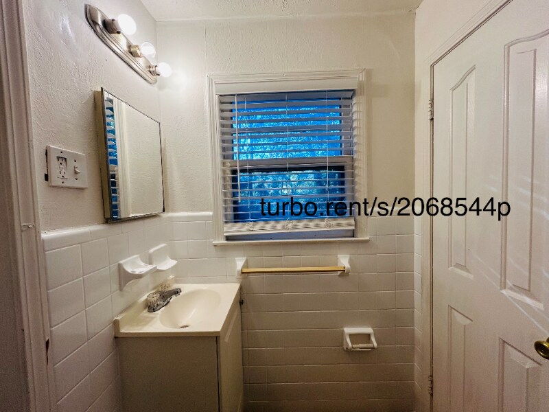 Building Photo - 7062 Felton Ln