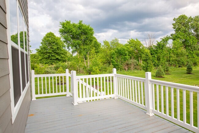 Building Photo - 2845 Beechwood Dr