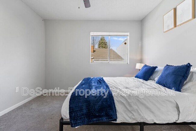 Building Photo - 1129 Brabec St