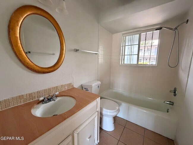 Building Photo - 6700 Escondido Dr