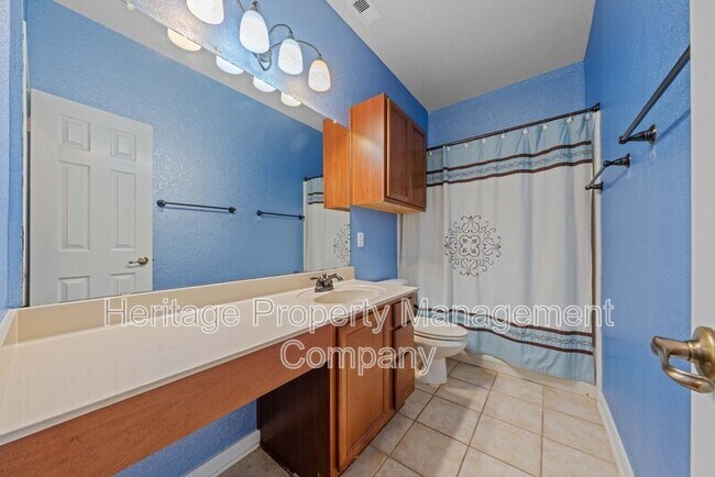 Building Photo - 141 Springtree Gate