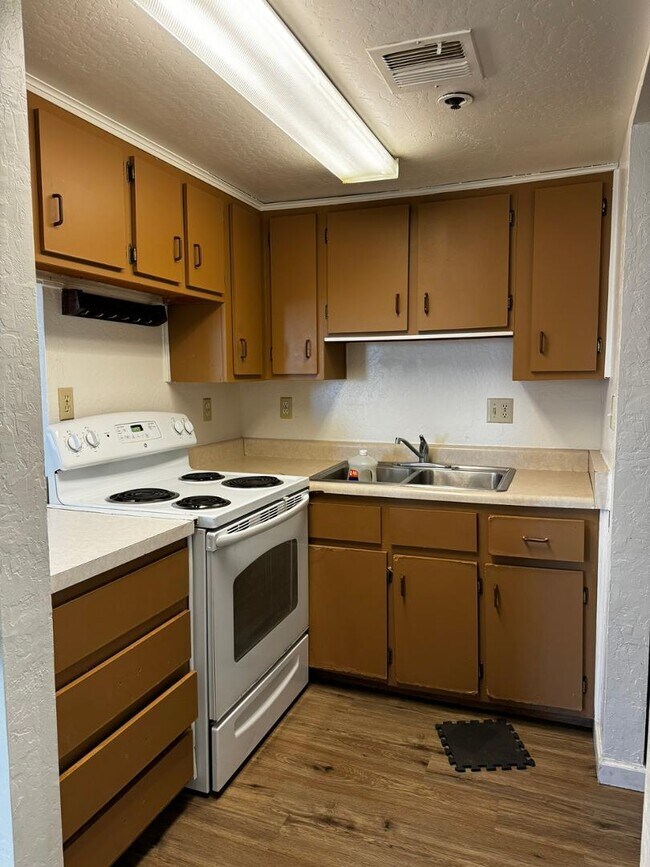 Building Photo - 12221 W Bell Rd