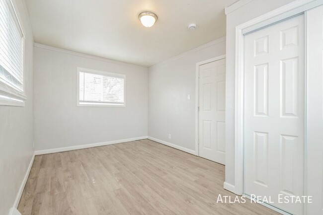 Building Photo - 3 Bedroom, 1 Bath in the Villa Park Neighb...