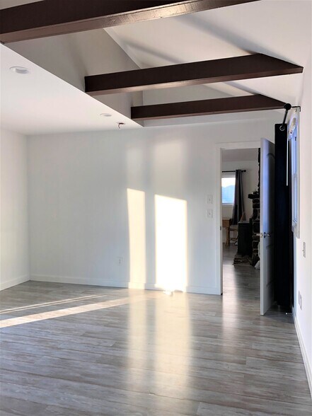 Building Photo - 63 Cottage Rd