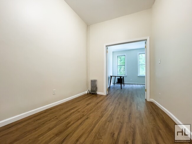 Building Photo - DIAMOND STREET / Newly Renovated Classic R...