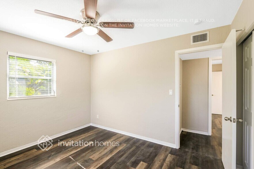 Building Photo - 3944 Porpoise Dr SE