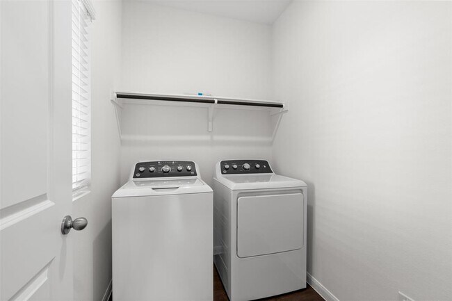 Building Photo - 108 Biscayne Dr