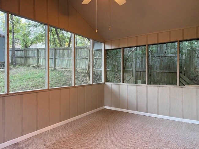 Building Photo - 8 Shadywood Ct