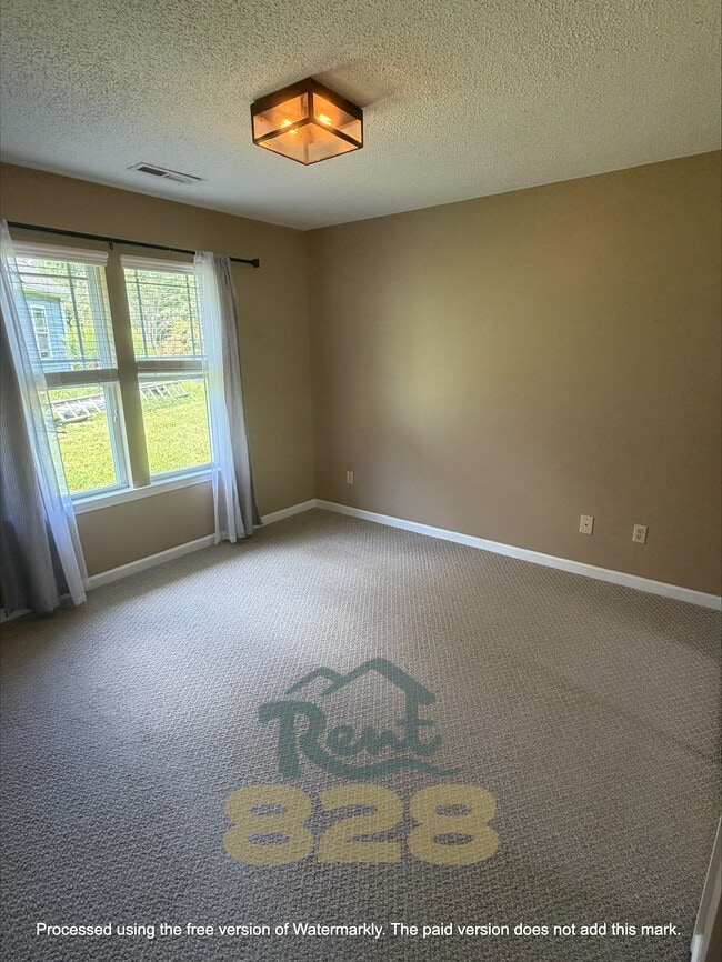 Building Photo - 37 Sunview Cir