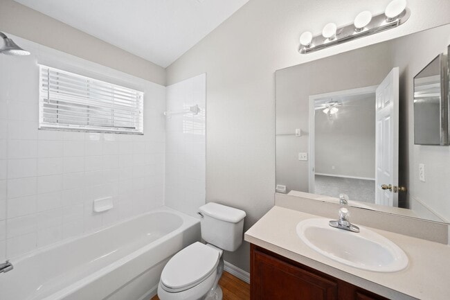 Building Photo - Beautiful 3 Bedroom, 2.5 bath townhouse for rent in Wesley Chapel.