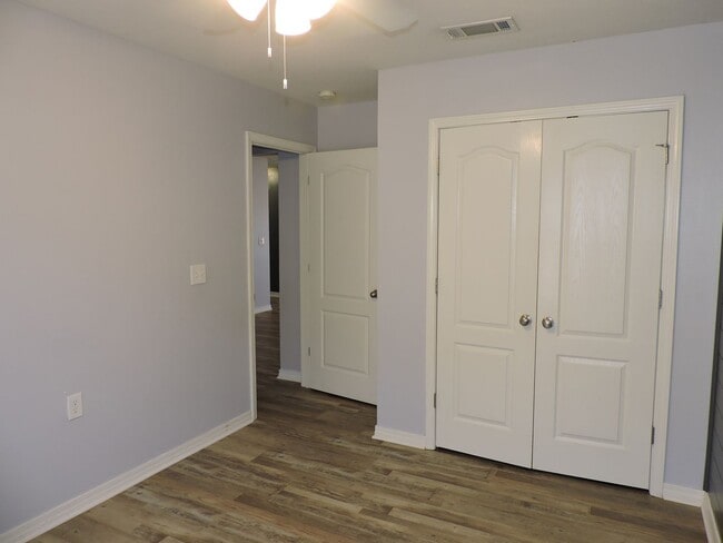 Building Photo - Easy access to Whiting Field & Pensacola!