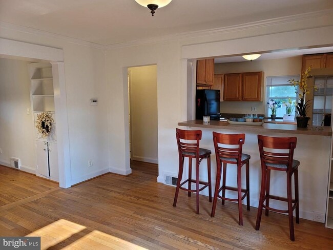 Building Photo - 1015 Veirs Mill Rd