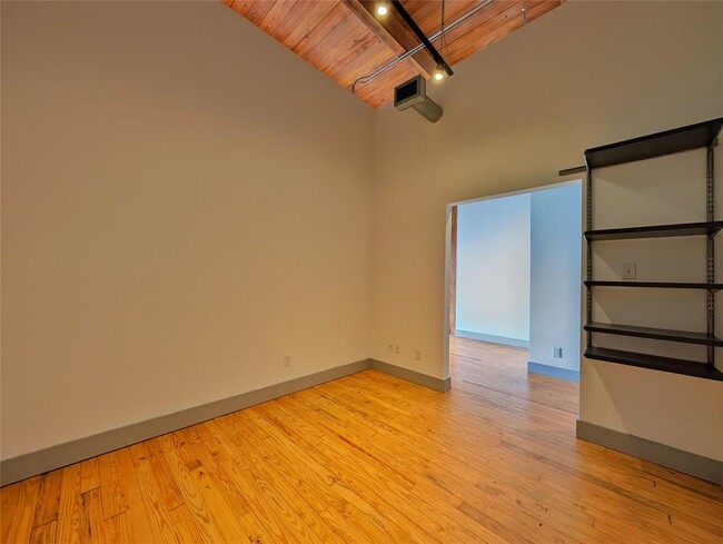 Building Photo - 2400 Mechanic St