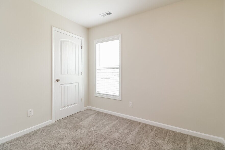 Building Photo - 113 Pumpkin Hill Ridge