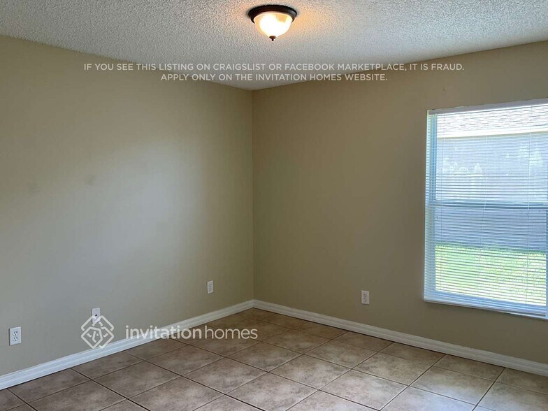 Building Photo - 813 Lake George Dr