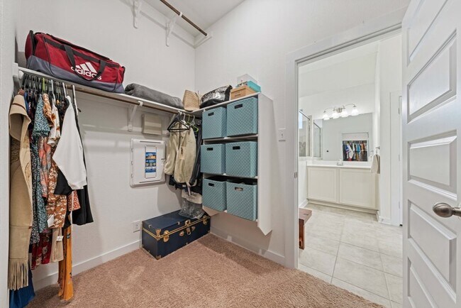 Building Photo - 1020 Highland Vista