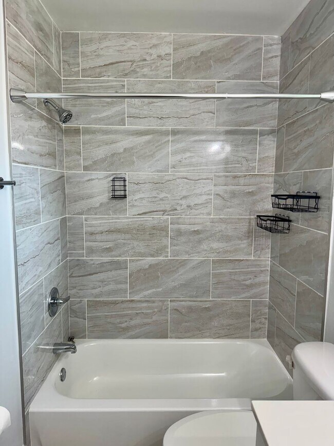 Building Photo - Remodeled Tampa Home