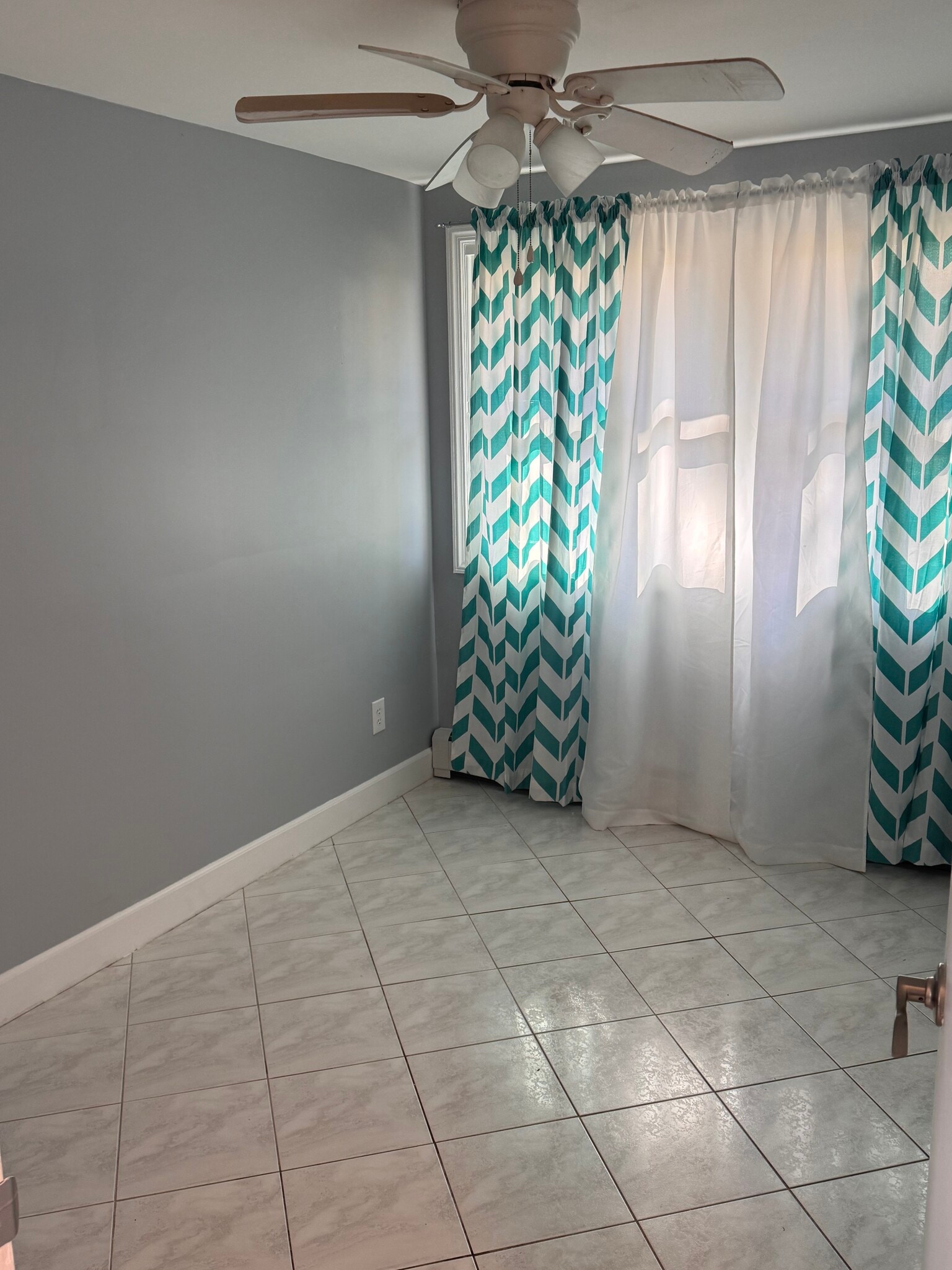 Building Photo - 165 Haverhill Ave