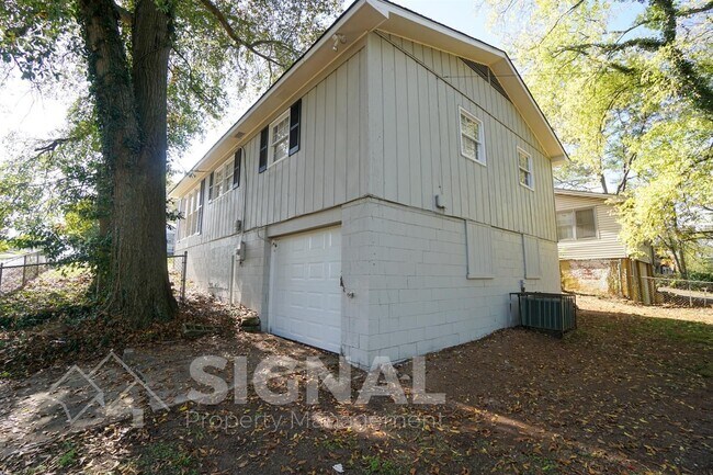Building Photo - 1644 30th St SW