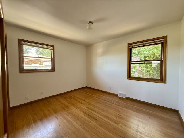 Building Photo - 800 E Scenic Dr