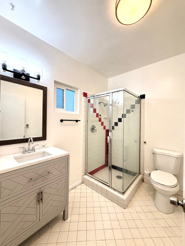 Building Photo - 8453 Hazeltine Ave