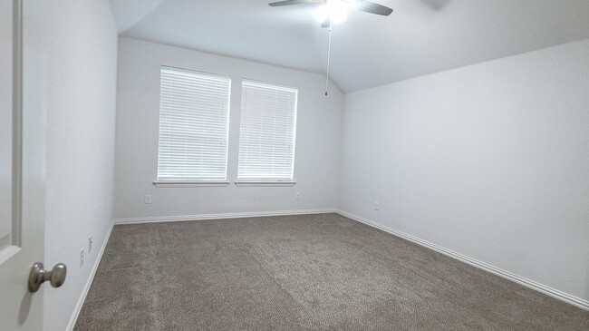 Building Photo - Clean Paloma Lake Rental in Round Rock, TX