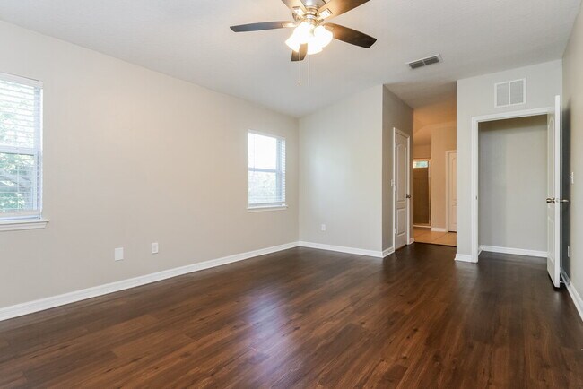 Building Photo - 13307 Tamarack Blvd