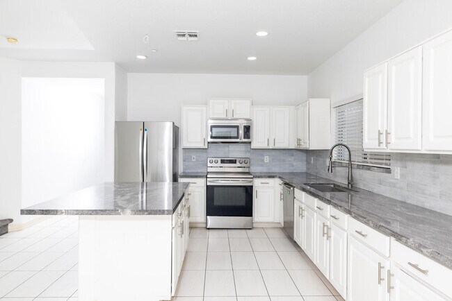 Building Photo - 7500 E Deer Valley Rd