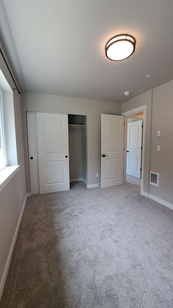 Building Photo - 3111 E Camellia Way