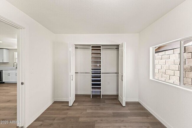 Building Photo - 3763 E Evans Dr