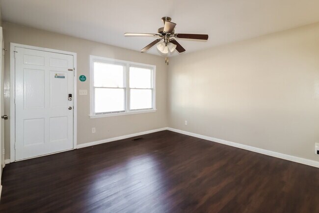 Building Photo - 208 Sam Pate Dr