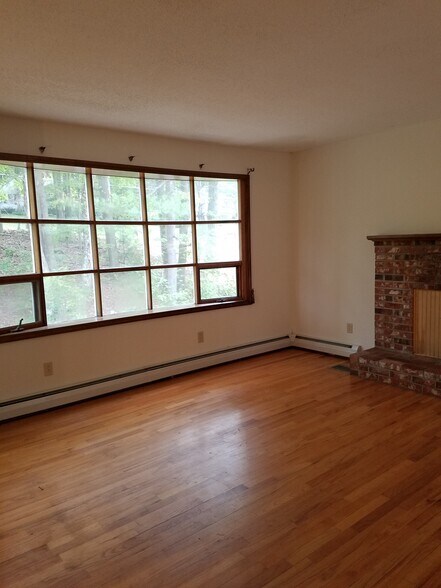 Building Photo - 7 Alderbrook Rd