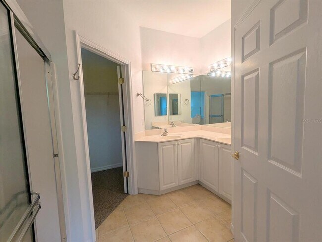 Building Photo - 2416 Magnolia Cir
