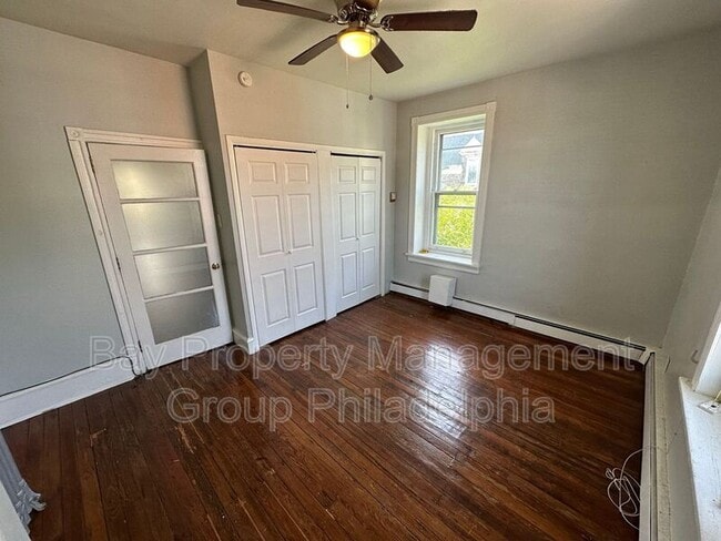 Building Photo - 435 E Walnut Ln
