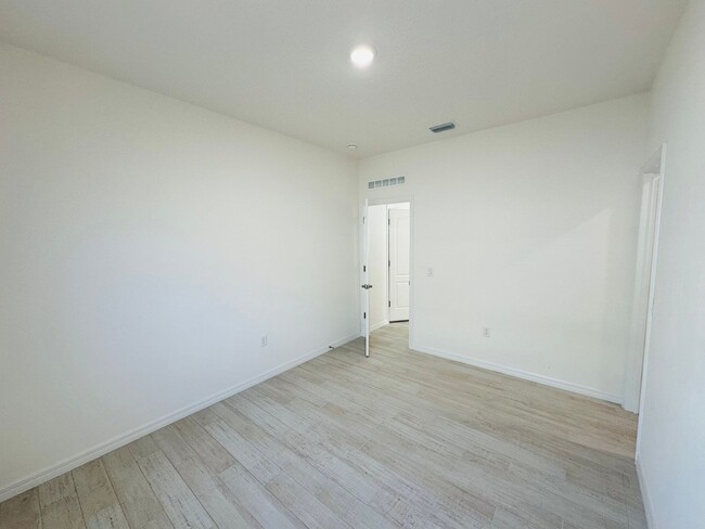 Building Photo - Charming 3 bed, 2 bath New Construction in...