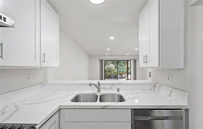 Building Photo - 26 Tangelo