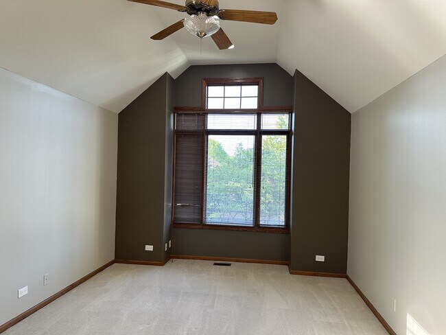 Building Photo - 1134 S Hiddenbrook Trail