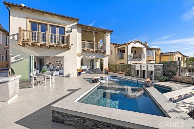 Building Photo - 108 Via Bilbao