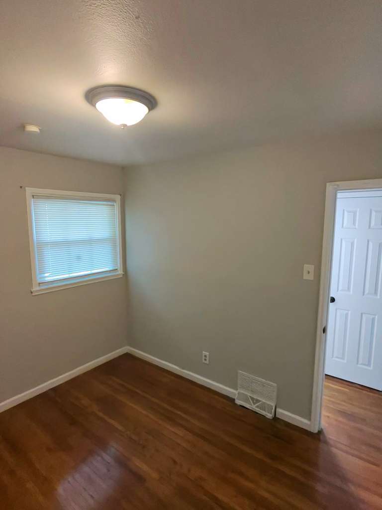 Building Photo - 10421 Renfrew Dr