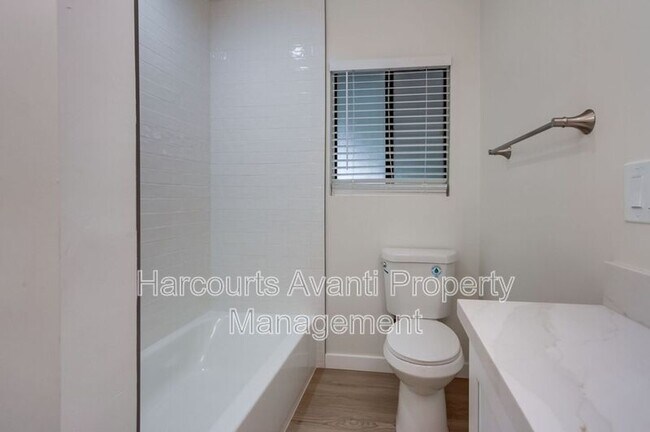 Building Photo - 523 S Barnwell St
