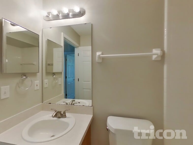 Building Photo - 2750 Archer St