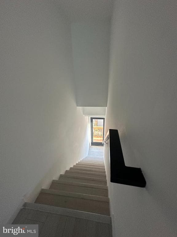 Building Photo - 1925 H St NE