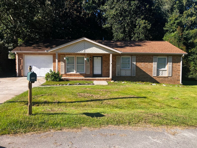 Primary Photo - 102 Eagle Dr