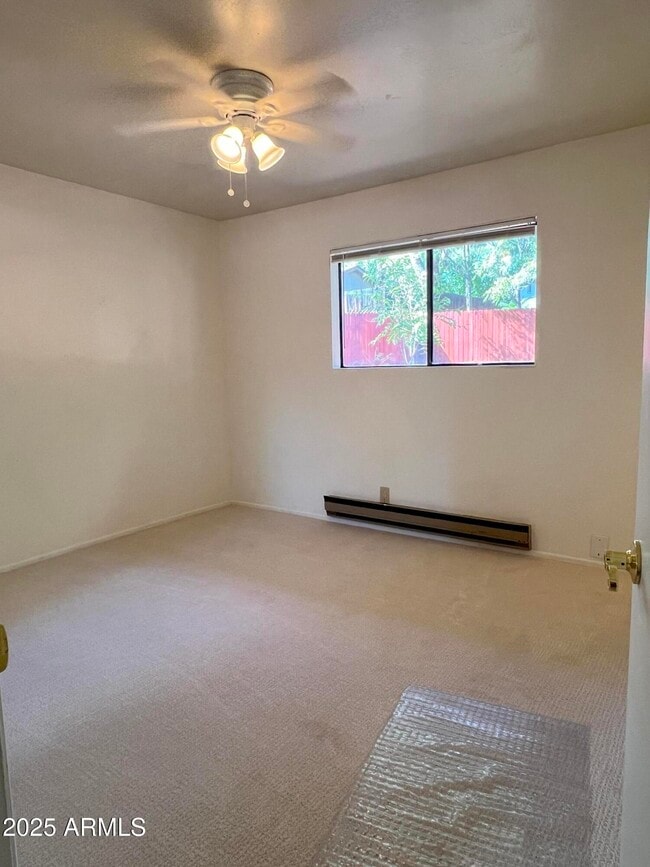 Building Photo - 3922 E Del Rio Dr