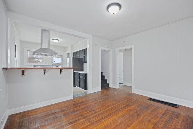 Building Photo - HYDE PARK -Move In This Week, Get $500 Bac...