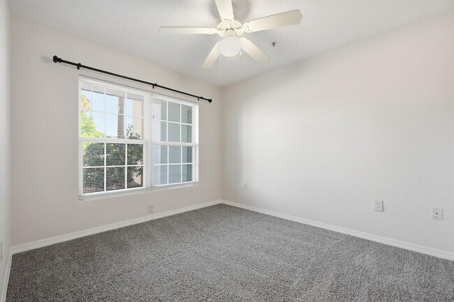 Building Photo - 4270 Calinda Ln