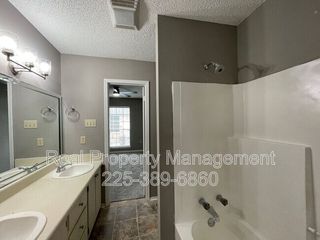 Building Photo - 1704 Brightside Dr